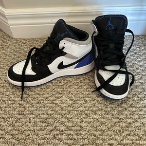 Jordan 1 Mid SE